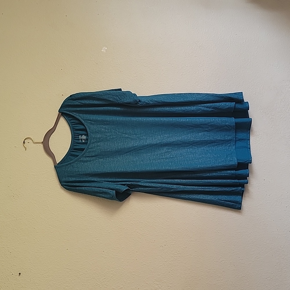 new LANEBRYANT tee round neck size 18/20 color turquoise